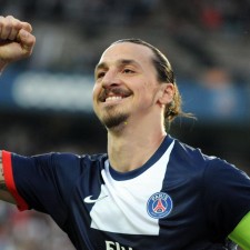 【中国足彩竞彩网】韩足晚报独家报道，2025年11月18日，洪明甫首尔执教首秀险演砸，绝处逢生夺胜利