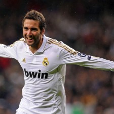 体育足彩网：陶强龙中柱谢文能失良机，U23亚洲杯中国青年军0比1憾负日本